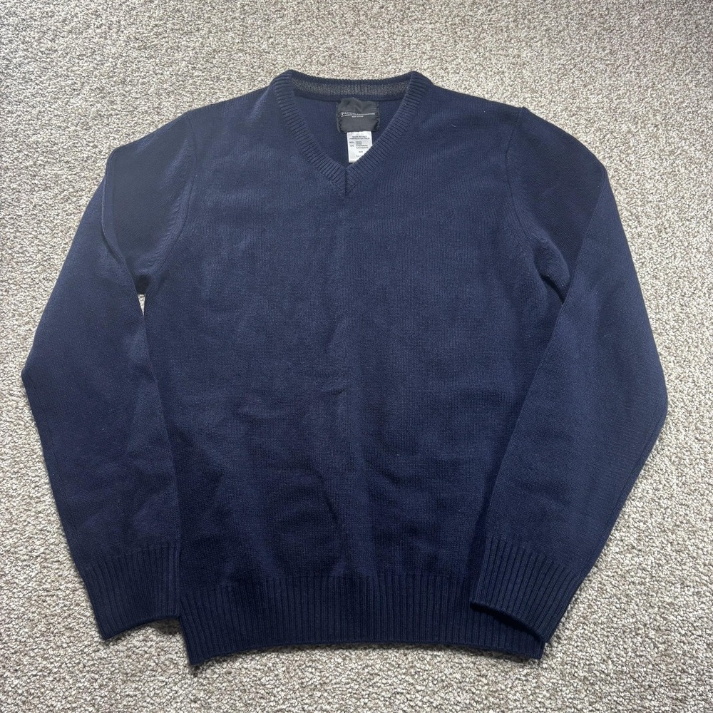 Classic Men's V-Neck Sweater in Navy